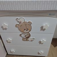 cassettiera con fasciatoio e lettino