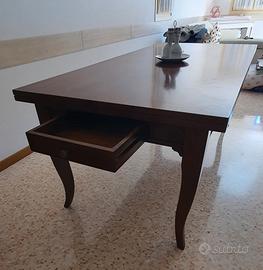 Tavolo in noce nazionale