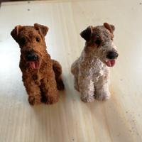 Coppia di cani in resina