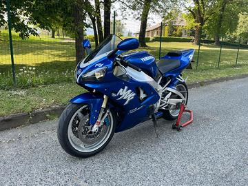 Yamaha YZF R1