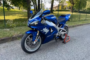 Yamaha YZF R1