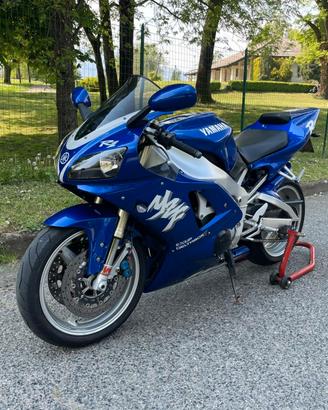 Yamaha YZF R1