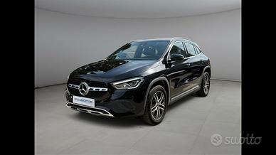 MERCEDES-BENZ GLA - H247 - GLA 180 d Premium auto