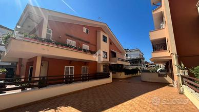 2 LOCALI A LADISPOLI