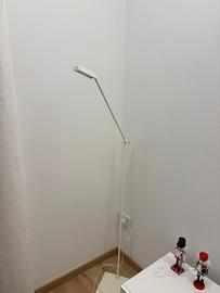 Lampada da terra a LED. NUOVA