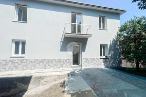 2 LOCALI A CORMANO