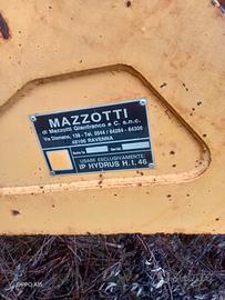 retro escavatore Mazzotti 