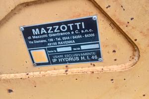 retro escavatore Mazzotti 