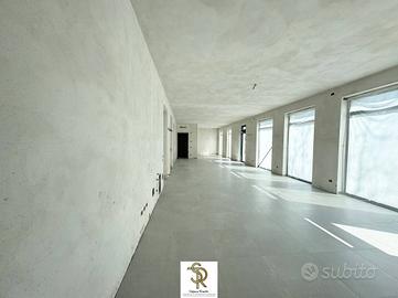 Immobile di 140 m² con 2 locali a Cerro Maggiore