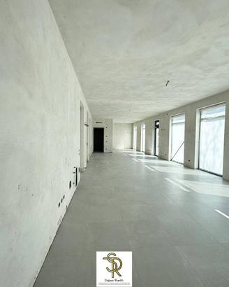 Immobile di 140 m² con 2 locali a Cerro Maggiore