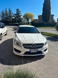 Mercedes Benz CLA 220 premium