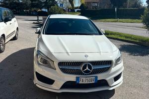 Mercedes Benz CLA 220 premium