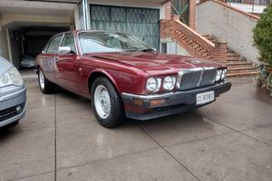 JAGUAR d'epoca XJ6 VETRINA