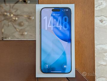 Iphone 15 Pro Max 256 + Watch SE 2 + Accessori