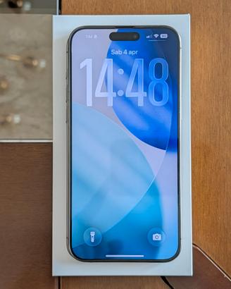 Iphone 15 Pro Max 256 + Watch SE 2 + Accessori