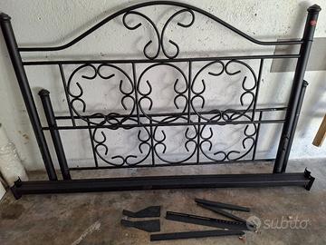 Letto in ferro battuto nero