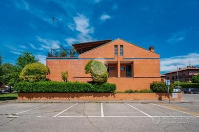 VILLA A SCHIERA D'ANGOLO A SAVIGNANO SUL PANARO