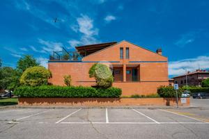 VILLA A SCHIERA D'ANGOLO A SAVIGNANO SUL PANARO