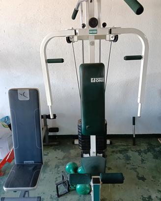 ATTREZZATURA PER PALESTRA 