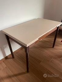 Tavolo rettangolare in legno