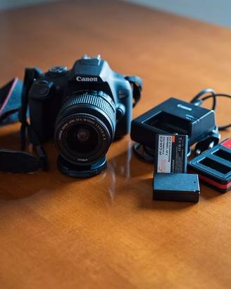 canon 2000D + obiettivo 18-55 is II + 2 batterie