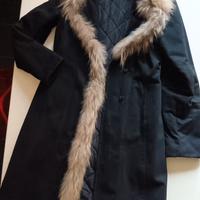 Cappotto nero profilato pelliccia volpe