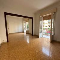 6 vani con box auto Zona LIBERTA'