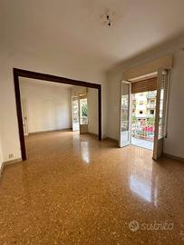 6 vani con box auto Zona LIBERTA'