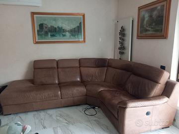 divano pelle ad angolo