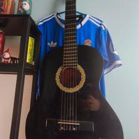 chitarra classica + accordatore, capotasto e pedal