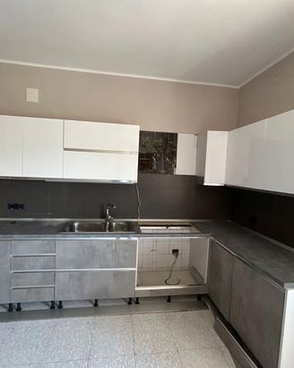 CUCINA E/O MOBILI CAMERETTA