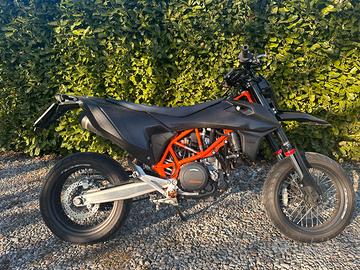 KTM 690 smc r patente A2(libretto)