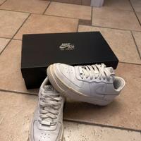 Scarpe Nike "Air Force One" N37/5 Bianche.