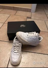 Scarpe Nike "Air Force One" N37/5 Bianche.