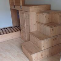 cameretta in legno con 2 posti letto