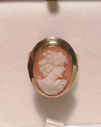 Anello in oro 18k e cammeo