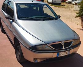 Lancia y