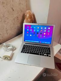 MacBook Air 13" (Mid 2017) I5 8gb/128 8gb SSD