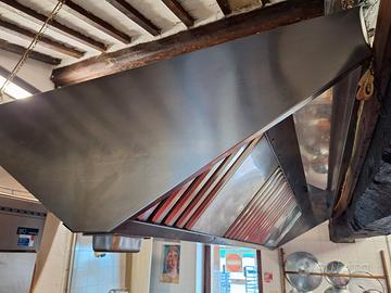 Cappa in acciaio cucina da ristorante