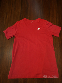T-shirt Nike Sportswear Club Tee, colore rosso