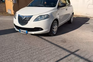 Lancia Ypsilon benz/gpl
