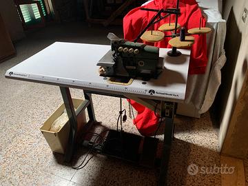 Macchina Taglia e cuci Rimoldi