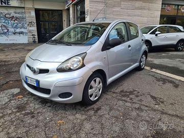 TOYOTA Aygo 1.0 VVT-i 5 porte Now Connect