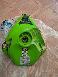 Serbatoio danneggiato Kawasaki ZX6R 09