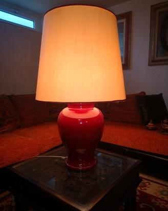 Due lampade da tavolino rosso lacca con paralume