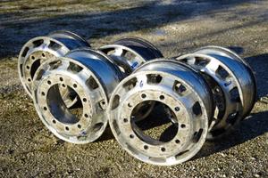 Cerchi in lega 9X22.5 Speedline