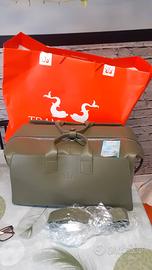 Borsone in vitello Tramontano. 