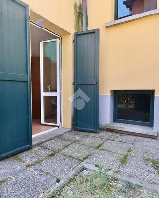 2 LOCALI A REGGIO NELL'EMILIA