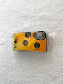 Macchina fotografica usa e getta Smile con flash