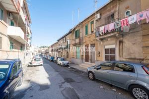 Bilocale in zona servita da ammodernare